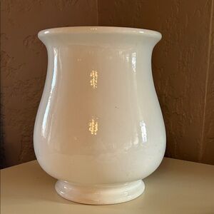 White iron stone, Jardinier